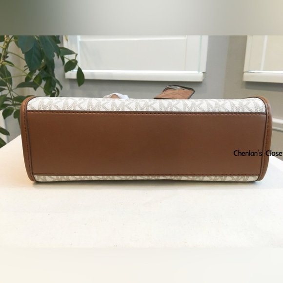 NWT Michael Kors Tote - Picture 4 of 8